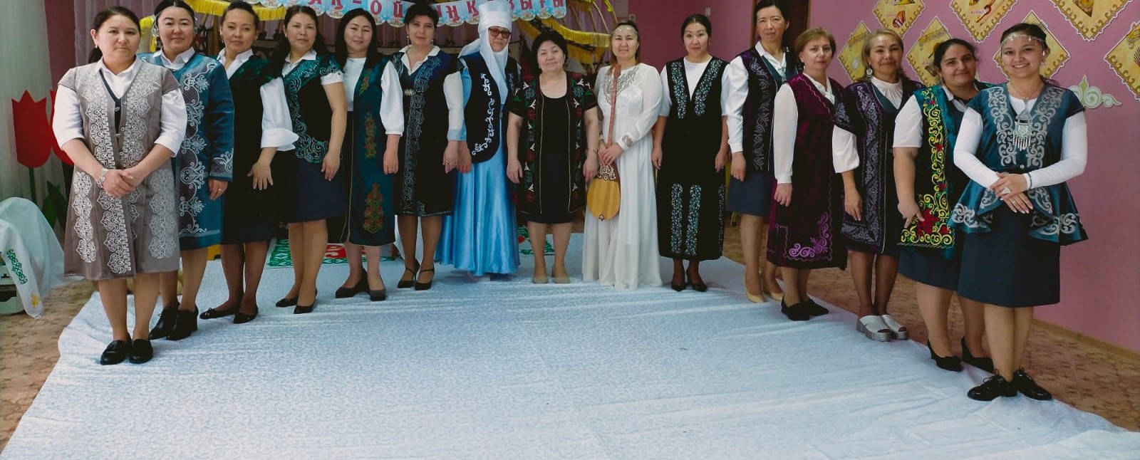 18-наурыз " Ұлттық киім күні"