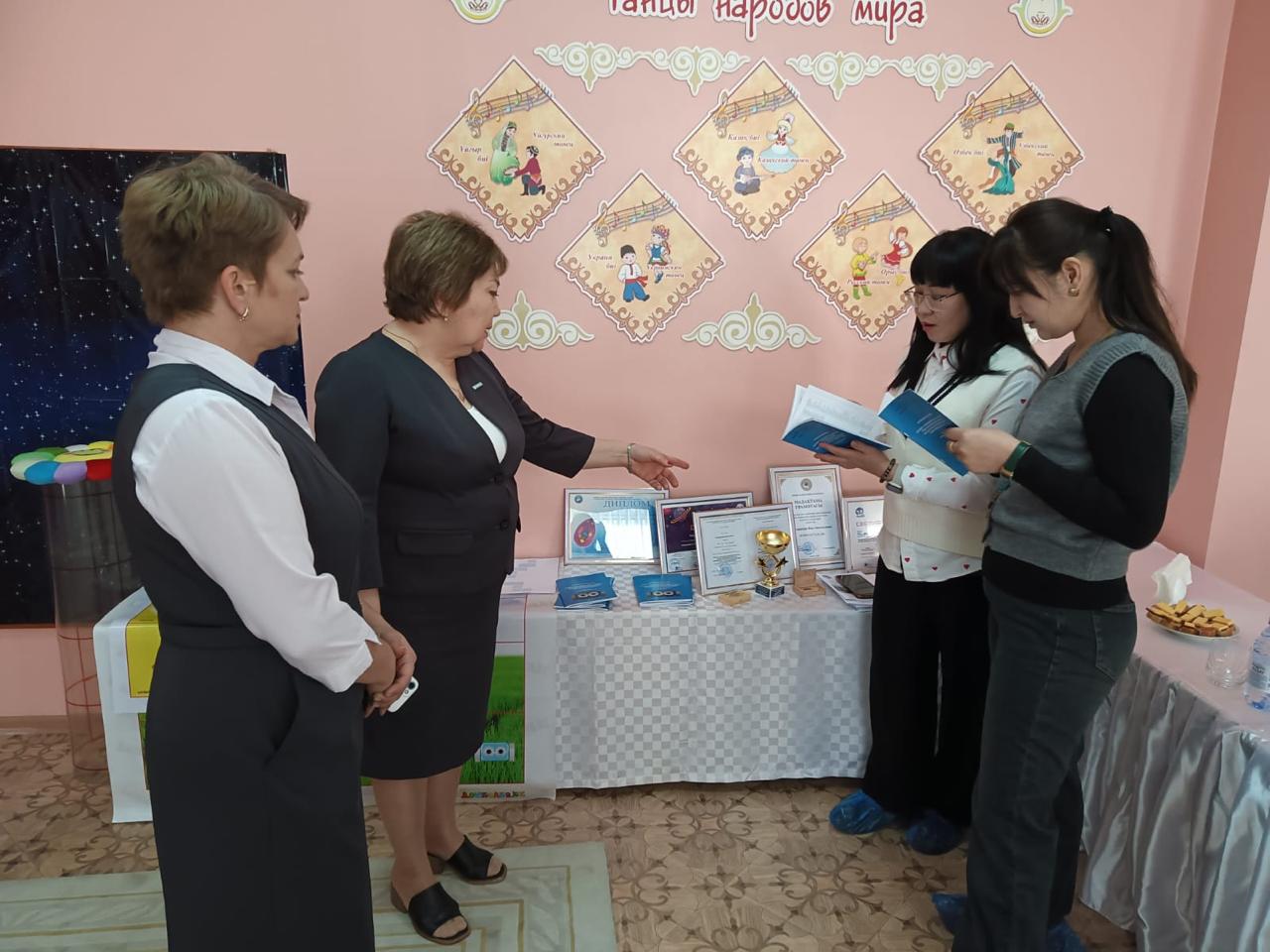 "Презентация авторской программы воспитателя Пословской Я.А по робототехнике " тақырыбында қалалық семинар